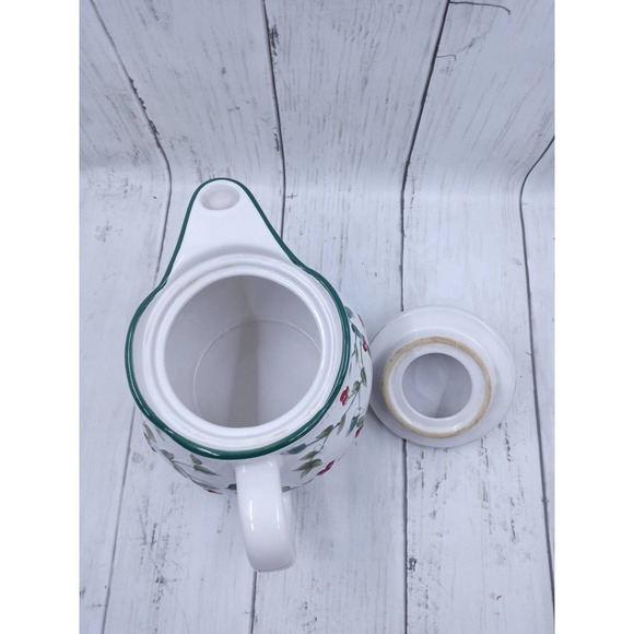 Vintage Pfaltzgraff Winterberry Tea Pot Holly & Berries - Picture 6 of 6